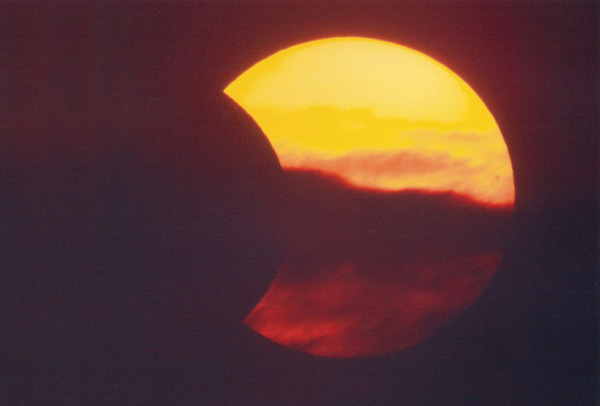 Die Besucher im LWL-Planetarium können die totale Sonnenfinsternis aus den USA live beobachten. ©Pellengahr